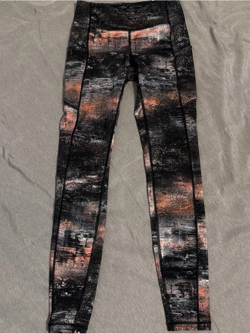 Women's Lulu lemon Printed Active Leggings in Black & Coral